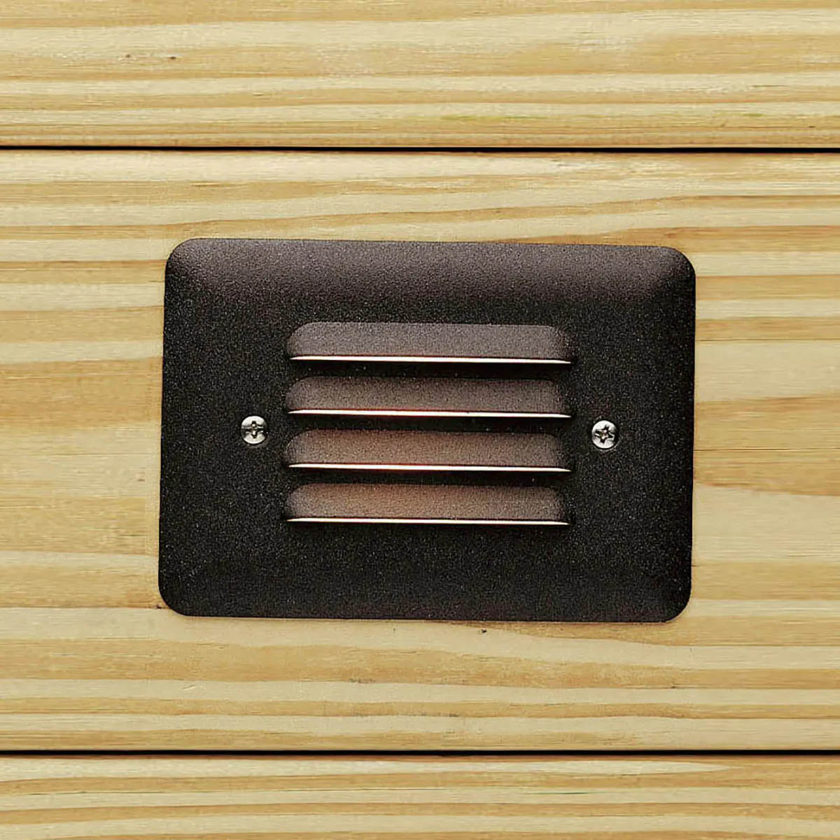 Integrated LED Louvered Mini Step Light